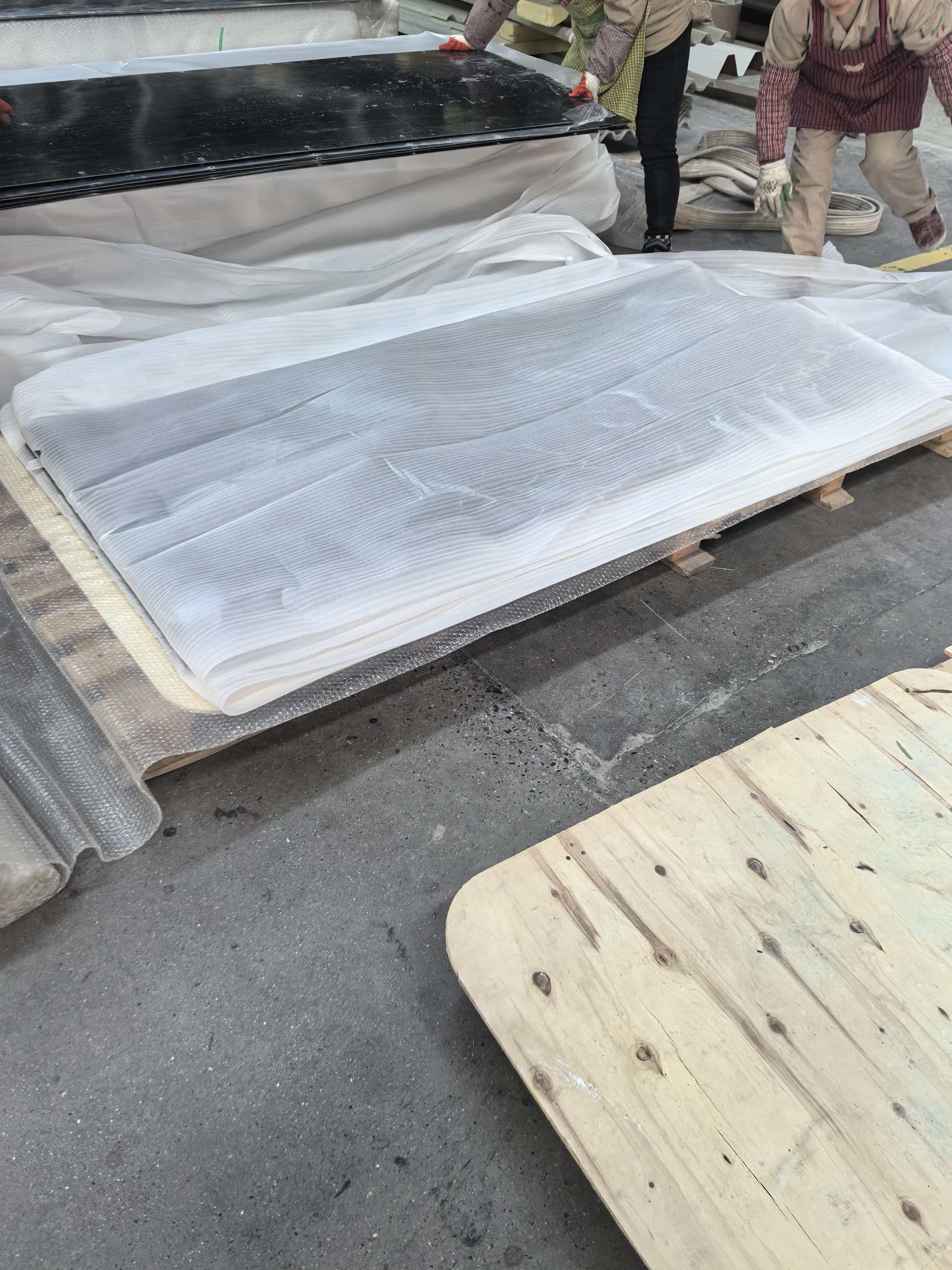 复合材料电池蒙皮板珍珠棉包装实拍图